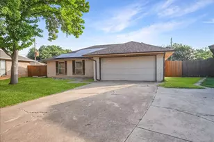 2604 S Meadow Dr, Fort Worth, TX 76133 - Photo 1