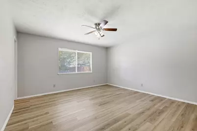 7323 Ashcrest Lane, Dallas, TX 75249 - Photo 16