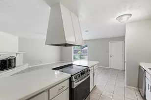 7323 Ashcrest Ln, Dallas, TX 75249 - Photo 2