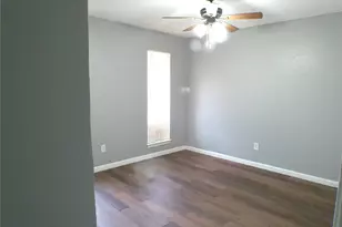 4507 Menzer Rd, Fort Worth, TX 76103 - Photo 4