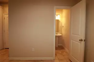 913 Shelby Ln, Lewisville, TX 75056 - Photo 6