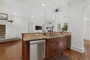 5745 Bernay Ln, Plano, TX 75024 - Photo 10