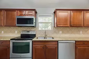 604 Casa Linda St, Ennis, TX 75119 - Photo 12