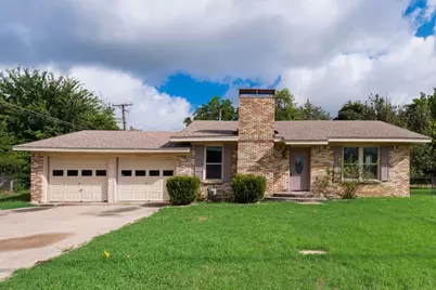 604 Casa Linda Street, Ennis, TX 75119 - Photo 1