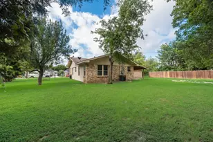 604 Casa Linda St, Ennis, TX 75119 - Photo 24