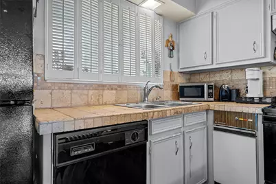2905 Lake Shore Drive #204, Waco, TX 76708 - Photo 12