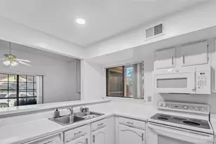 2440 Sunflower Dr, Arlington, TX 76014 - Photo 8