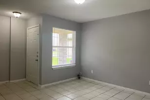 1904L San Rafael St, Fort Worth, TX 76134 - Photo 2