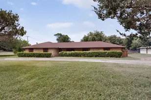 1090 Ashford Ln, Midlothian, TX 76065 - Photo 2