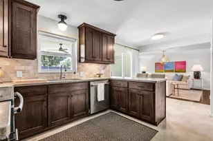 10206 Sherbrook Ln, Dallas, TX 75229 - Photo 10