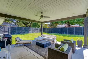 10206 Sherbrook Ln, Dallas, TX 75229 - Photo 1