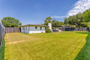 10206 Sherbrook Ln, Dallas, TX 75229 - Photo 30