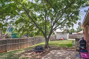 1036 Summit Dr, Justin, TX 76247 - Photo 16