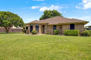 11654 Nicole Ln, Forney, TX 75126 - Photo 2