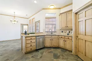 1000 Wiltshire Dr, Carrollton, TX 75007 - Photo 12