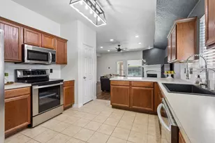 616 Steerman Ct, Saginaw, TX 76179 - Photo 12