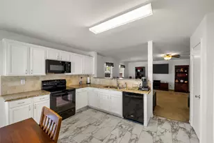 2305 Avalon Creek Way, McKinney, TX 75071 - Photo 8