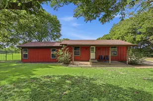 201 Rockett Ln, Pecan Hill, TX 75154 - Photo 1
