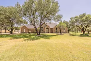 2305 Floyd Hampton Rd, Crowley, TX 76036 - Photo 2
