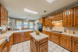 2305 Floyd Hampton Rd, Crowley, TX 76036 - Photo 10