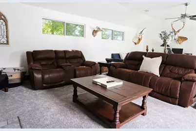 1105 Glenn Drive, Euless, TX 76039 - Photo 14