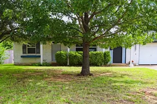 1105 Glenn Dr, Euless, TX 76039 - Photo 2