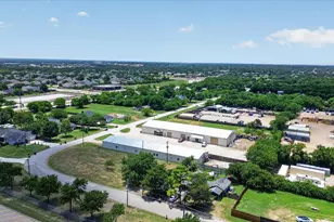 8006 Renee Dr, Arlington, TX 76001 - Photo 14