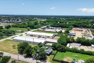 8006 Renee Dr, Arlington, TX 76001 - Photo 2