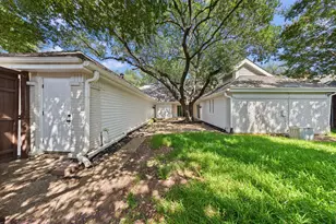 8857 Flint Falls Dr, Dallas, TX 75243 - Photo 32