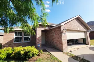 10032 Daly Dr, Fort Worth, TX 76053 - Photo 2