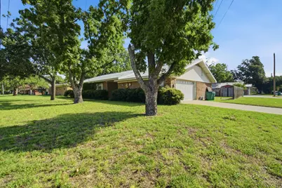 1109 N Lillian Street, Stephenville, TX 76401 - Photo 4