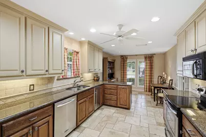 907 Hemphill Drive, Cleburne, TX 76033 - Photo 8