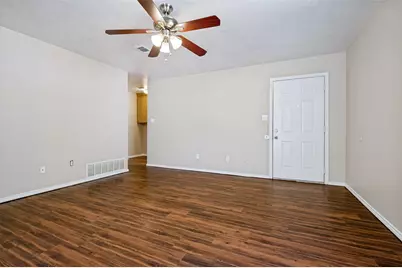 207 Hosack Street #B, Arlington, TX 76010 - Photo 2