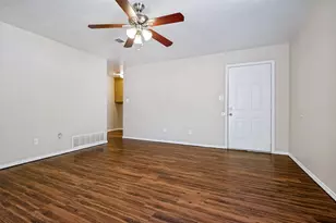 207 Hosack St, Arlington, TX 76010 - Photo 2
