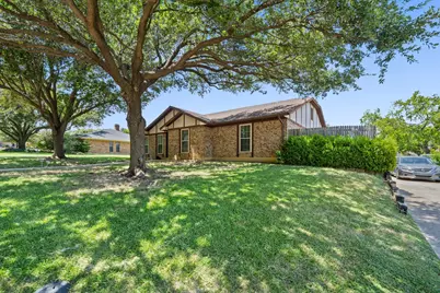 2010 S Arbor Rose Drive, Grand Prairie, TX 75050 - Photo 22