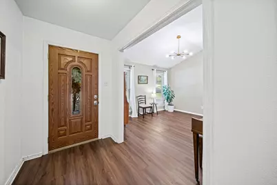 2010 S Arbor Rose Drive, Grand Prairie, TX 75050 - Photo 2