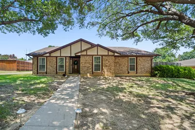 2010 S Arbor Rose Drive, Grand Prairie, TX 75050 - Photo 1