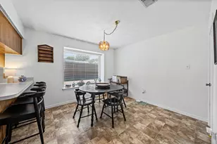 2010 S Arbor Rose Dr, Grand Prairie, TX 75050 - Photo 8