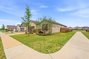 960 Tule Dr, Aubrey, TX 76227 - Photo 4
