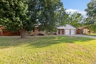 6736 Corona Dr, North Richland Hills, TX 76180 - Photo 1
