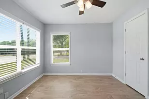 1401 Granbury St, Cleburne, TX 76033 - Photo 26