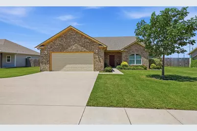 816 E Northside Drive, Pilot Point, TX 76258 - Photo 2