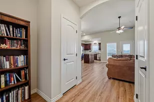 816 E Northside Dr, Pilot Point, TX 76258 - Photo 6