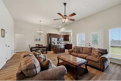 816 E Northside Drive, Pilot Point, TX 76258 - Photo 8