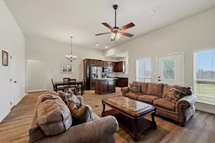 816 E Northside Dr, Pilot Point, TX 76258 - Photo 8