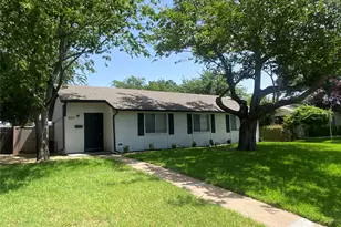 3037 Burning Tree Ln, Garland, TX 75042 - Photo 2