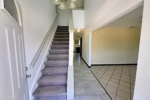 4672 Heatherbrook Ln, Grand Prairie, TX 75052 - Photo 2