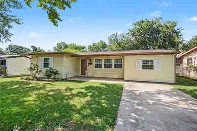 2520 Collingwood Drive, Farmers Branch, TX 75234 - Photo 2