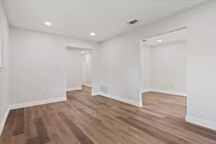 849 Arlington Dr, Woodway, TX 76712 - Photo 8