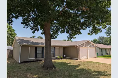 1116 Cindy Street, Crowley, TX 76036 - Photo 2